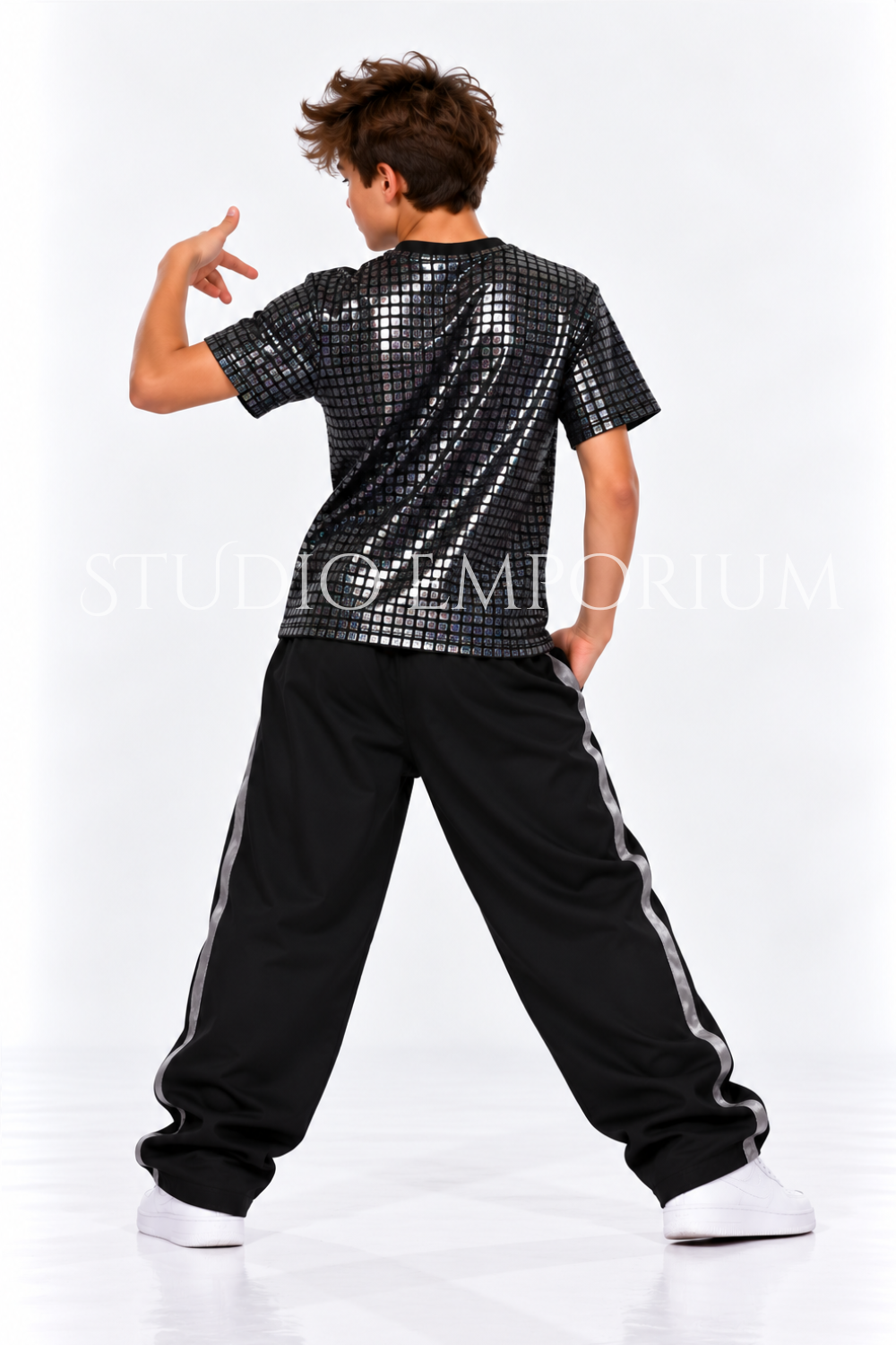 Sequin T